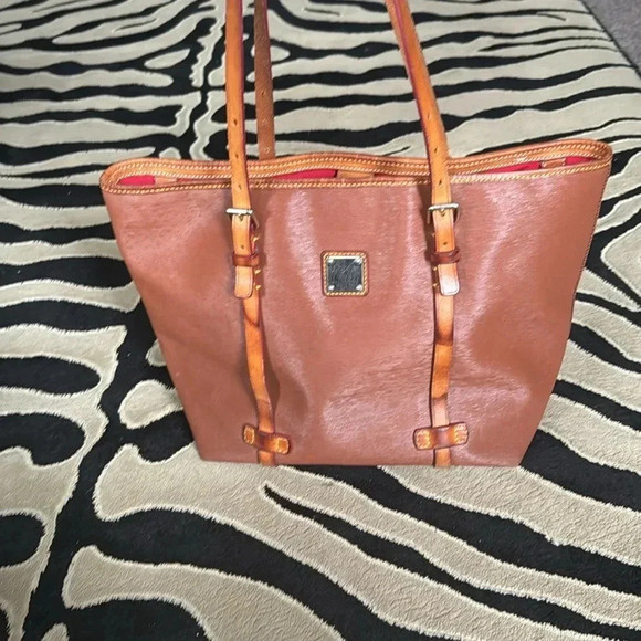 Dooney & Bourke Tote - Picture 1 of 9